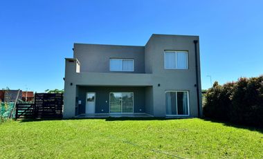 Casa en  PILAR DEL ESTE SAN RAMON
