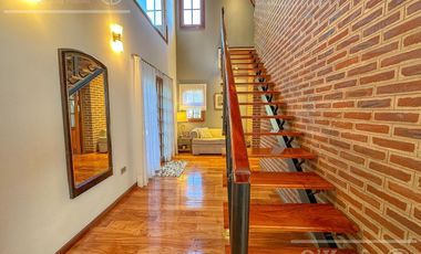 Casa en venta en Don Bosco- Excelente calidad