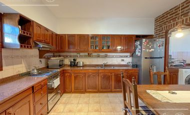 Casa en venta en Don Bosco- Excelente calidad