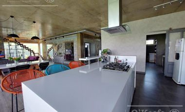 Casa en venta - Barrio Nuevo Quilmes - excelente ubicación con salida a la laguna principal.