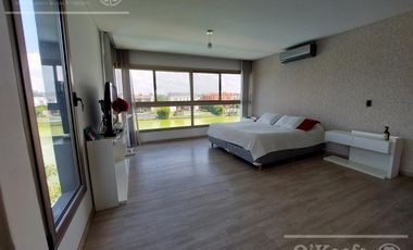 Casa en venta - Barrio Nuevo Quilmes - excelente ubicación con salida a la laguna principal.