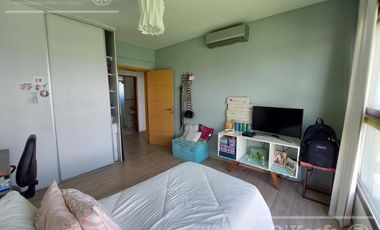 Casa en venta - Barrio Nuevo Quilmes - excelente ubicación con salida a la laguna principal.