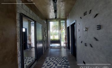 Casa en venta - Barrio Nuevo Quilmes - excelente ubicación con salida a la laguna principal.