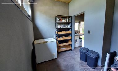 Casa en venta - Barrio Nuevo Quilmes - excelente ubicación con salida a la laguna principal.