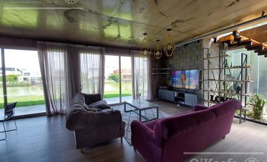Casa en venta - Barrio Nuevo Quilmes - excelente ubicación con salida a la laguna principal.