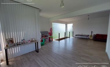 Casa en venta - Barrio Nuevo Quilmes - excelente ubicación con salida a la laguna principal.
