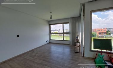 Casa en venta - Barrio Nuevo Quilmes - excelente ubicación con salida a la laguna principal.