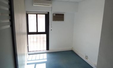 Oficina venta centro, 32 m2 con recepción, 2 privados, cocina y baño