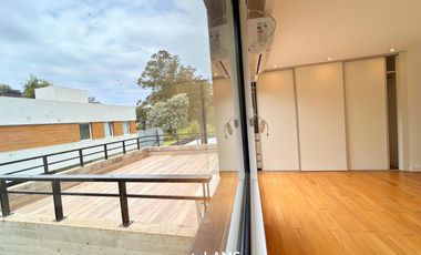 Moderna casa de diseño en venta en Arenas Del Sur