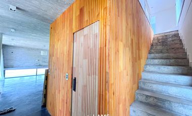 Moderna casa de diseño en venta en Arenas Del Sur