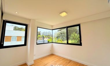 Moderna casa de diseño en venta en Arenas Del Sur