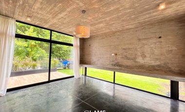 Moderna casa de diseño en venta en Arenas Del Sur