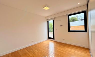 Moderna casa de diseño en venta en Arenas Del Sur