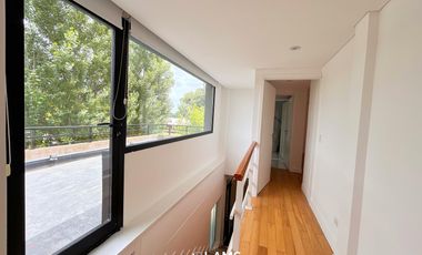 Moderna casa de diseño en venta en Arenas Del Sur