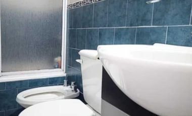 Departamento de tres ambientes con cochera a la venta en Torres Pueyrredon