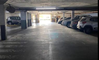 Departamento de tres ambientes con cochera a la venta en Torres Pueyrredon