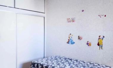 Departamento de tres ambientes con cochera a la venta en Torres Pueyrredon