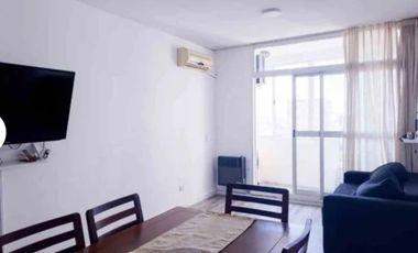 Departamento de tres ambientes con cochera a la venta en Torres Pueyrredon