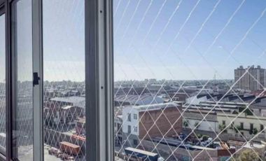 Departamento de tres ambientes con cochera a la venta en Torres Pueyrredon
