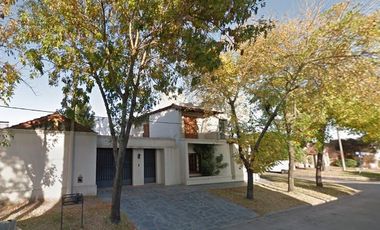 Casa en venta - 4 Dormitorios 2 Baños - 370mts2 - Saladillo