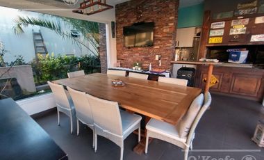 Casa en venta, 4 ambientes en Quilmes. Barrio Cerrado Barrancas de Guido.