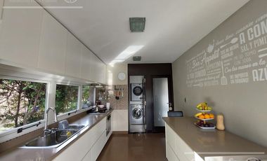 Casa en venta, 4 ambientes en Quilmes. Barrio Cerrado Barrancas de Guido.