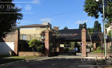 Casa en venta, 4 ambientes en Quilmes. Barrio Cerrado Barrancas de Guido.