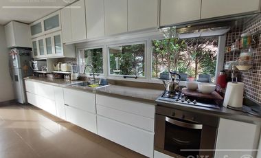 Casa en venta, 4 ambientes en Quilmes. Barrio Cerrado Barrancas de Guido.