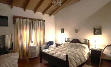 Casa en venta - 4 Dormitorios 3 Baños - 450Mts2 - Villa Luzuriaga
