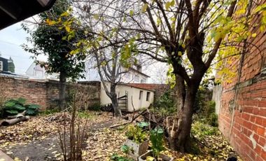 Casa en venta - 4 Dormitorios 3 Baños - 450Mts2 - Villa Luzuriaga