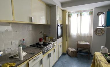Departamento de 3 dormitorios a la venta Sarmiento al 700