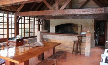 Casa en venta - 4 Dormitorios 5 Baños - 1302Mts2 - Pilar