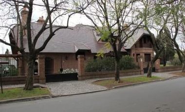 Casa en venta - 4 Dormitorios 5 Baños - 1302Mts2 - Pilar