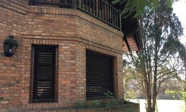 Casa en venta - 4 Dormitorios 5 Baños - 1302Mts2 - Pilar