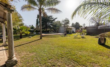 VENTA/PERMUTA - Casa - 2 dormitorios - Pileta - Pueblo Esther