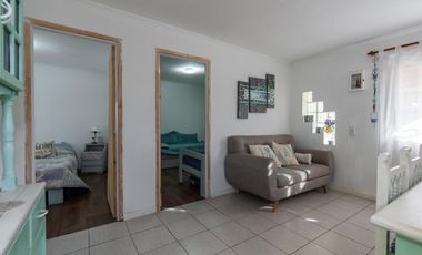 VENTA/PERMUTA - Casa - 2 dormitorios - Pileta - Pueblo Esther
