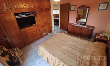 Venta Casa 3 habitaciones patio galería asador y cochera pasante Maria Selva