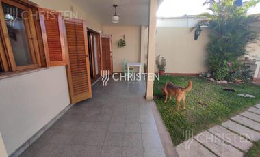 Venta Casa 3 habitaciones patio galería asador y cochera pasante Maria Selva