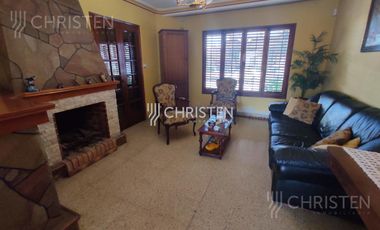 Venta Casa 3 habitaciones patio galería asador y cochera pasante Maria Selva