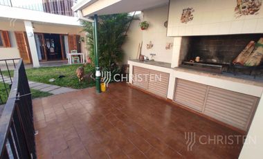 Venta Casa 3 habitaciones patio galería asador y cochera pasante Maria Selva