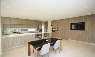 Casa a nuevo - Las Lomas Jockey - San Isidro