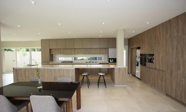 Casa a nuevo - Las Lomas Jockey - San Isidro