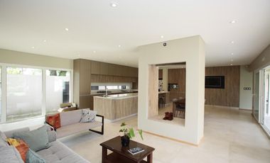 Casa a nuevo - Las Lomas Jockey - San Isidro