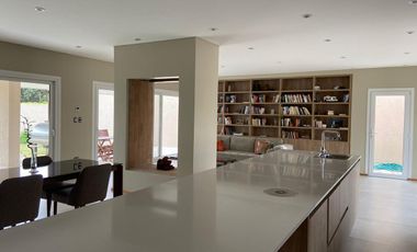 Casa a nuevo - Las Lomas Jockey - San Isidro
