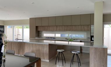 Casa a nuevo - Las Lomas Jockey - San Isidro