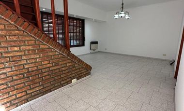 Casa en venta - 5 Dormitorios 5 Baños - Cocheras - 400Mts2 - La Plata