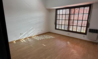 Casa en venta - 5 Dormitorios 5 Baños - Cocheras - 400Mts2 - La Plata