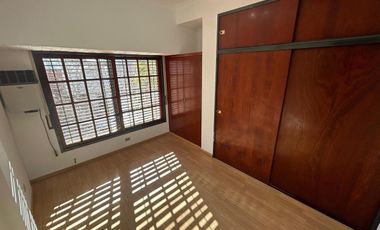 Casa en venta - 5 Dormitorios 5 Baños - Cocheras - 400Mts2 - La Plata