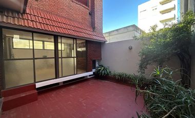 Casa en venta - 5 Dormitorios 5 Baños - Cocheras - 400Mts2 - La Plata