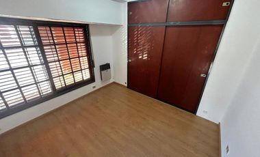 Casa en venta - 5 Dormitorios 5 Baños - Cocheras - 400Mts2 - La Plata